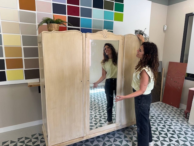 Gema con el armario pintado