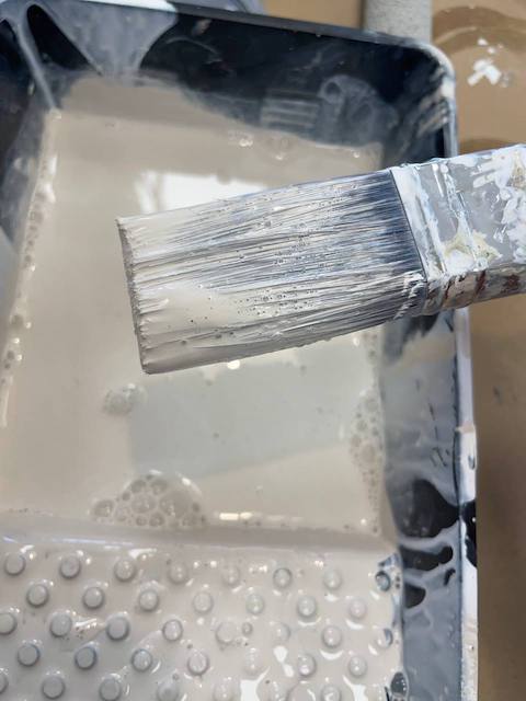 Imitación efecto madera en mármol 15 Aplicamos una aguada de color Lino