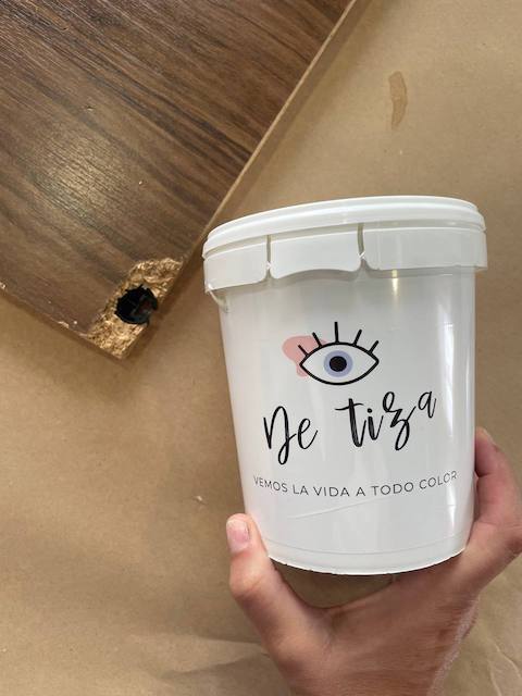 Aprende a pintar muebles de oficina de melamina 9 Mueble de melamina con agujero y masilla lista al uso