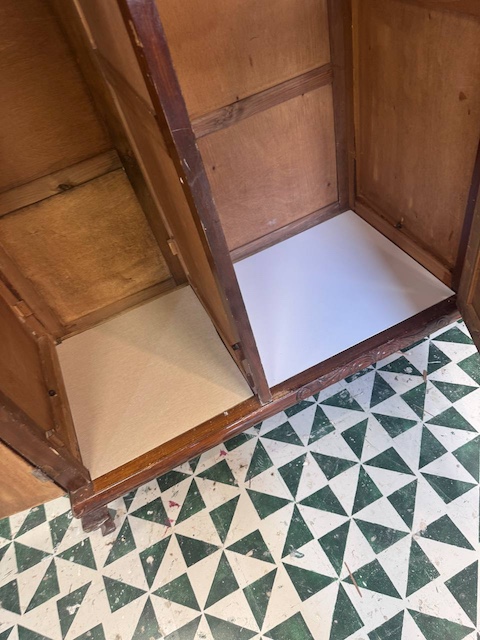 Tablas de madera para reforzar el armario