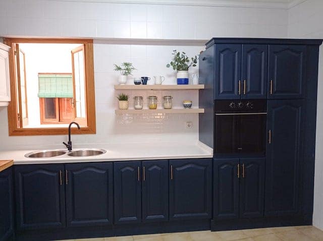 5 colores perfectos para pintar cocinas 4 Azul Noche
