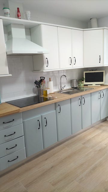 Mujeres en colores 5 Azul Vintage despues cocina