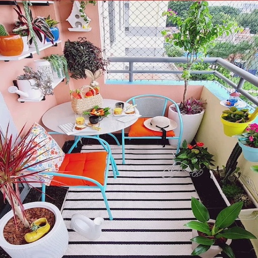 Balcón industrial en color