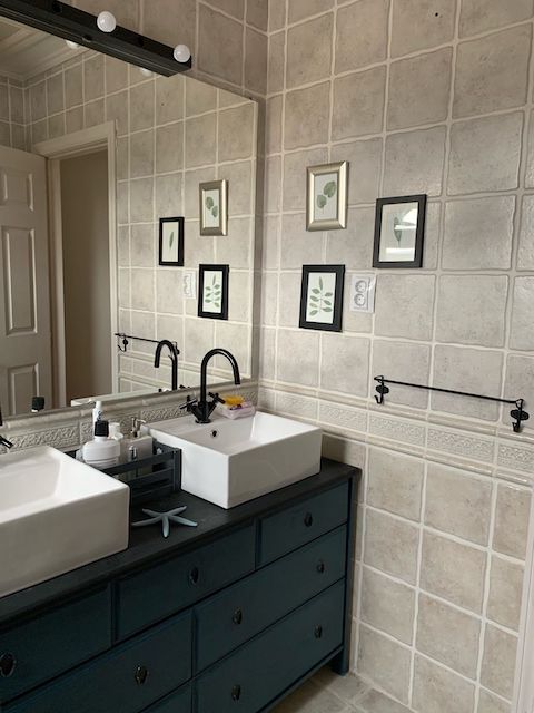 Qué pintura elegir para pintar azulejos 5 Baños en tonos tierra antes de pintarlo