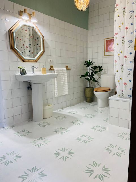 Cómo pintar un piso para alquilar: guía completa 5 Baño pintado y reformado para alquilar piso