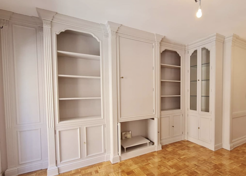 Consejos para pintar muebles oscuros 14 Mueble de salón en color blanco Confort