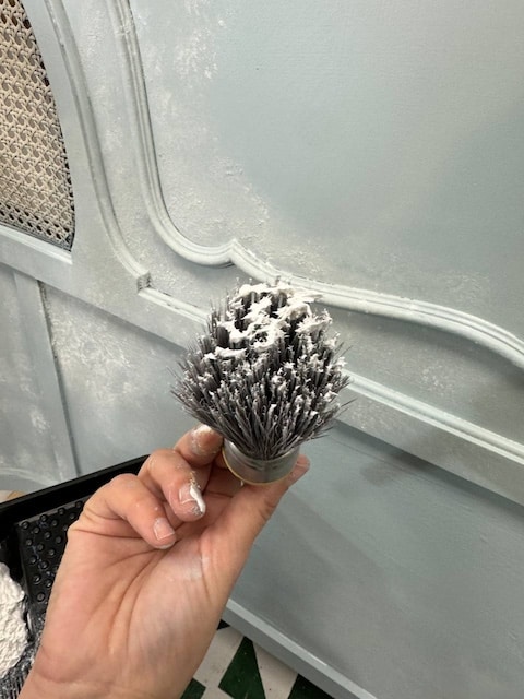 Producto en la borcha para realizar la técnica para pintar muebles estilo wabi sabi