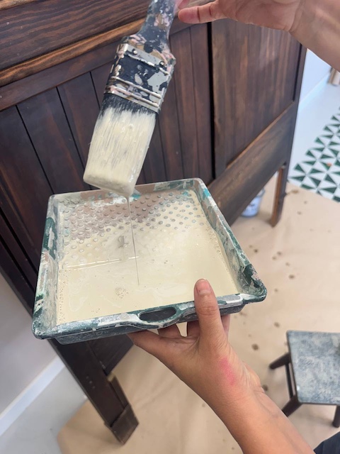 Crea efecto madera lavada en 3 pasos 6 Color Kaolin de la gama Essential