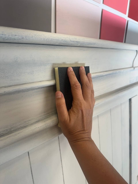 Crea efecto madera lavada en 3 pasos 9 Lijamos entre manos para un acabado mas sedoso