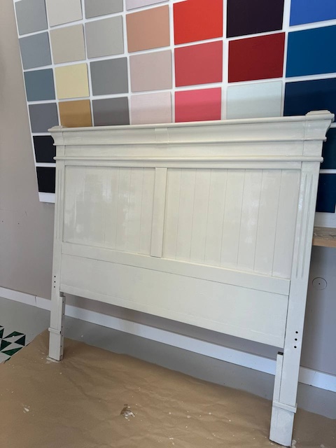 Crea efecto madera lavada en 3 pasos 13 Cabecero pintado en base clara