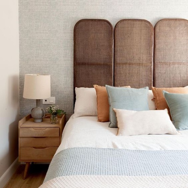 5 Ideas para renovar el cabecero de tu cama 4 5 Ideas para renovar el cabecero de tu cama: reciclaje creativo como un biombo