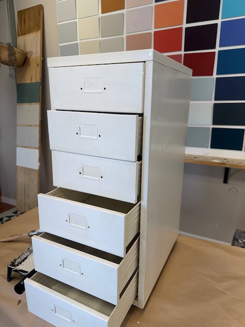 Cajonera con imprimación