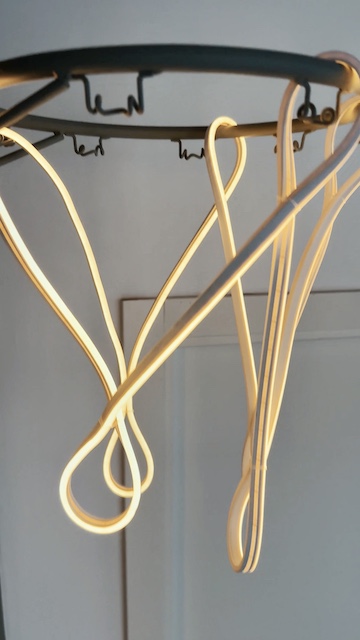 Cómo pintar una habitación juvenil: personaliza su espacio 10 Simulamos la red de la canasta de la habitacion pintada juvenil con LED