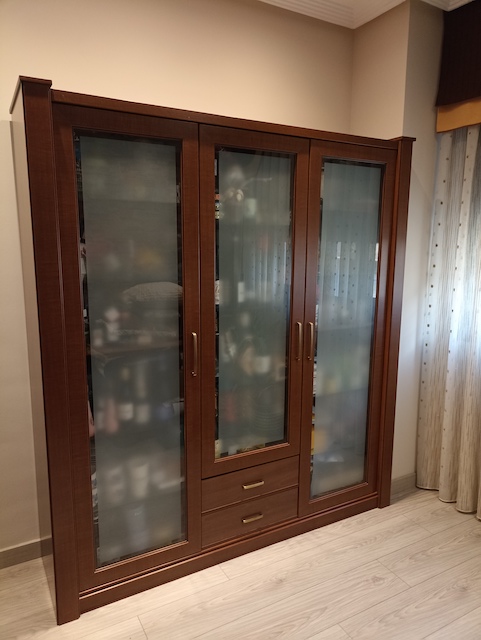 Taller Cantera Vintage 16 Vitrina de color oscuro