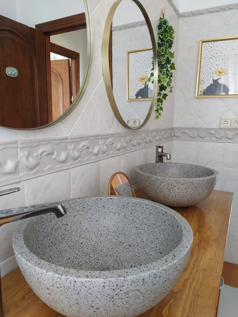 Ideas para pintar cenefas de azulejos 4 Cenefa de azulejo de baño pintada