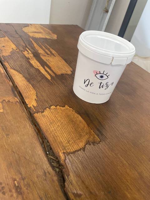 Pintar una cómoda con chalk paint con acabado profesional 8 Masilla para reparar la comoda antes de pintar