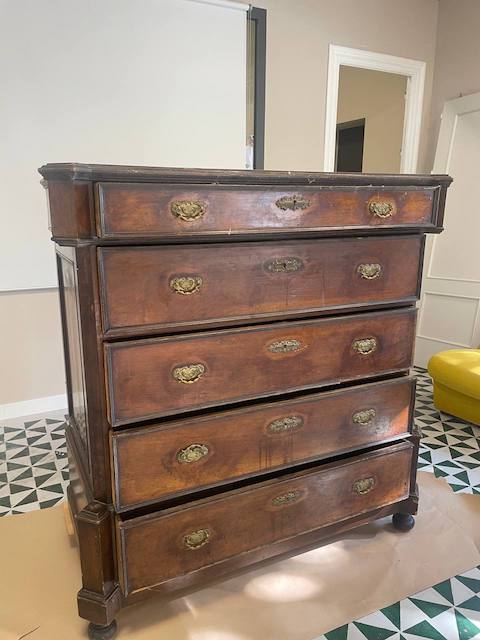 Pintar una cómoda con chalk paint con acabado profesional 3 Cómoda antes de pintar con chalk paint