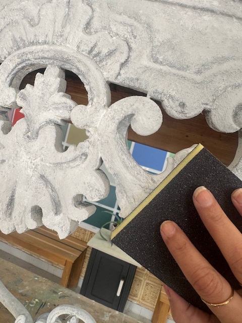 Efecto empolvado en muebles: consola