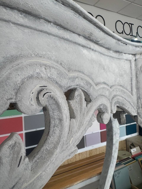 Efecto empolvado en muebles: consola