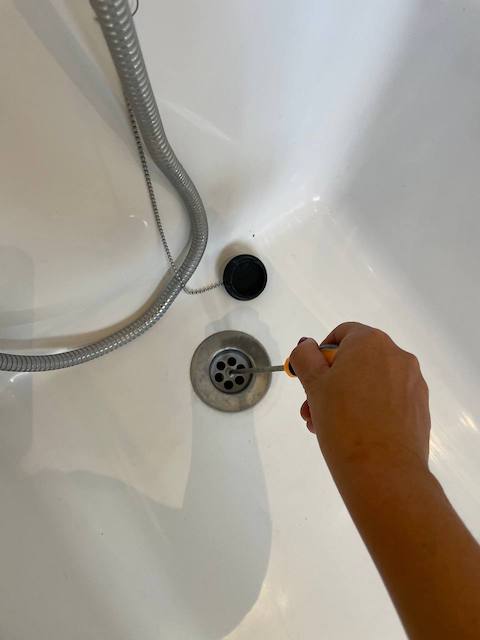 Cómo pintar tu bañera paso a paso 8 DEstornillador banera