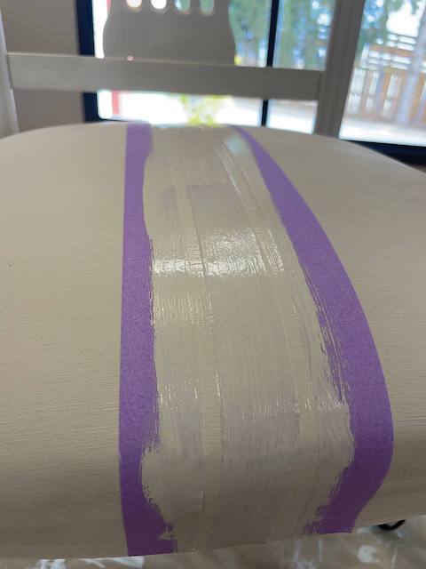 Cómo pintar sillas de madera 29 Cubrimos con Lino todas las líneas