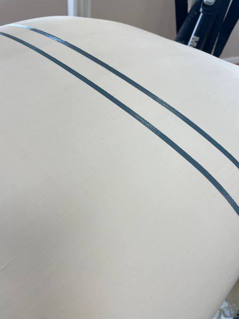 Cómo pintar sillas de madera 31 Asiento pintado a raya