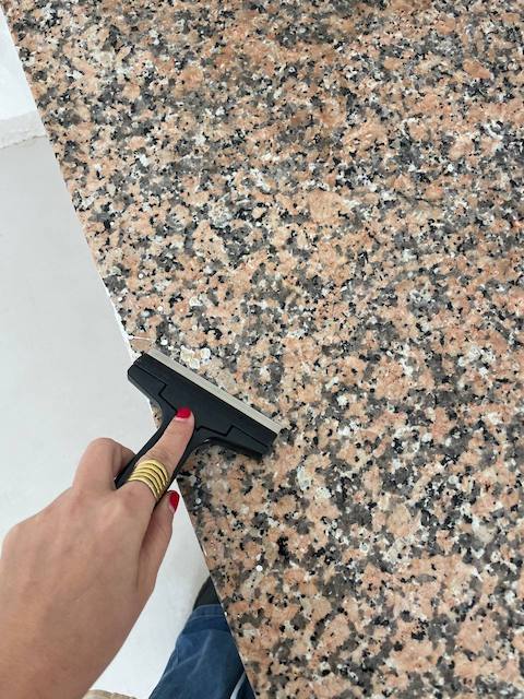 Cómo pintar una encimera 8 Encimera rascador