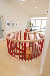 Escalera caracol roja