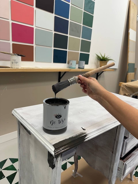 Cómo pintar y decorar tu espacio de trabajo en casa 11 Escritorio 10