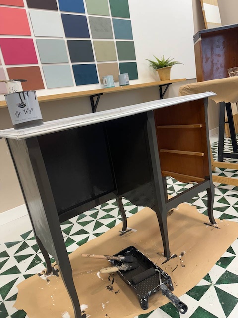 Cómo pintar y decorar tu espacio de trabajo en casa 13 Escritorio 11