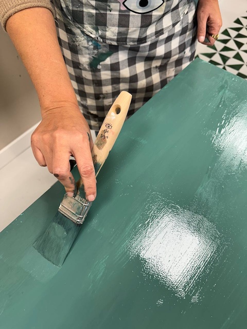 Cómo pintar y decorar tu espacio de trabajo en casa 16 Escritorio 17