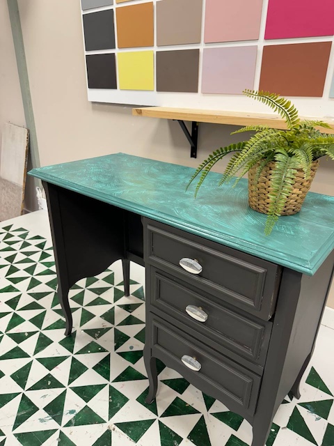 Cómo pintar y decorar tu espacio de trabajo en casa 20 Escritorio resultado 1