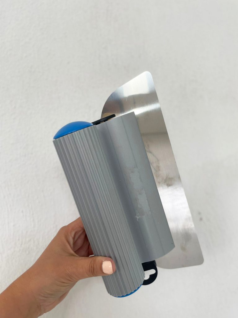 Las mejores herramientas de pintura para un acabado profesional 23 Mejores herramientas de pintura: espatula de metal