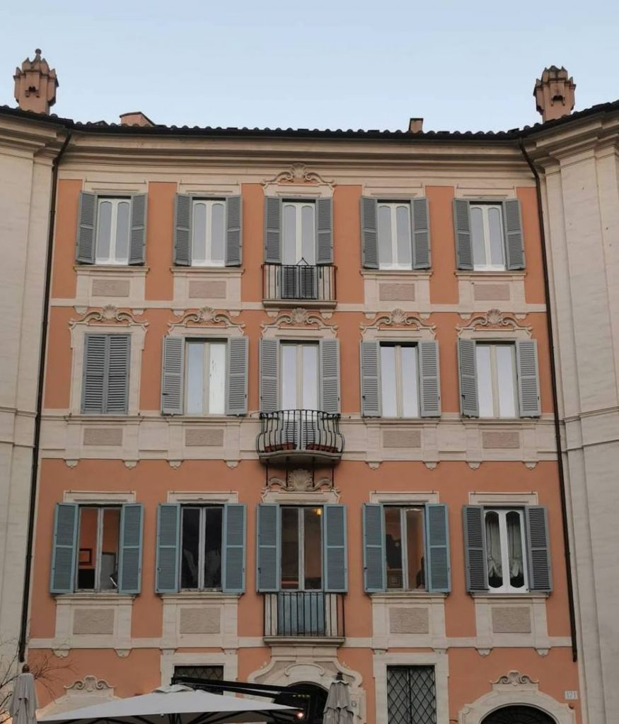 Ideas para pintar la fachada 11 Fachada color tierra