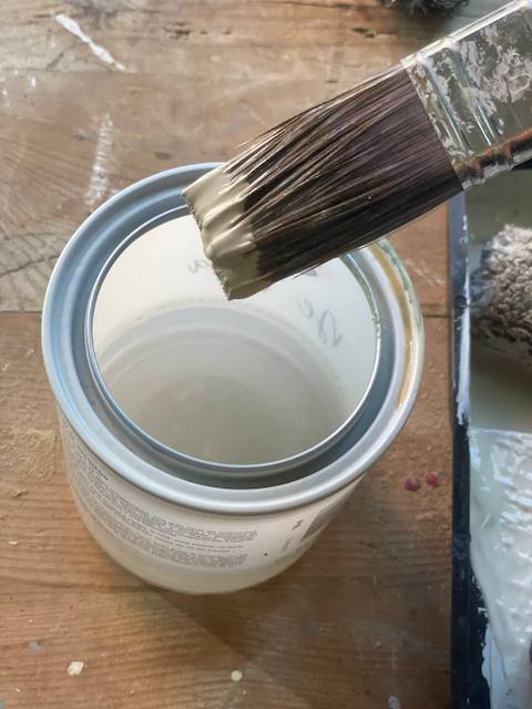 Cómo restaurar un mueble antiguo. 12 Frontal 9 aguada