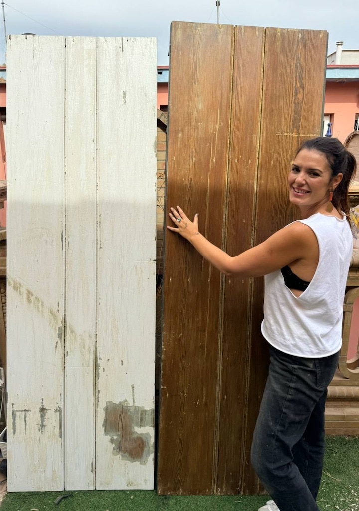 Puerta decapada antes y después