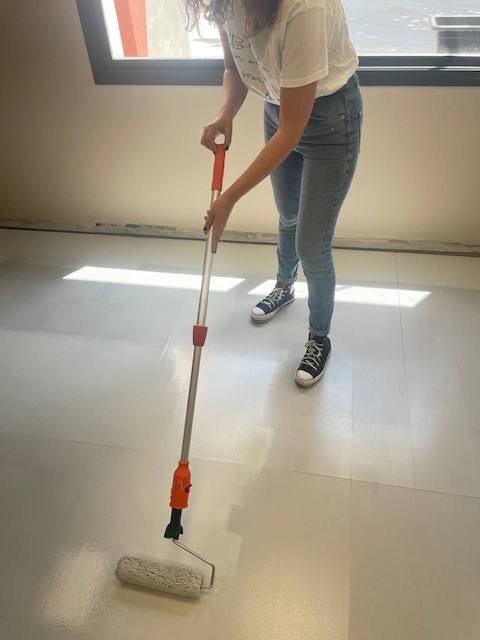 Guía para restaurar y pintar una tarima flotante 22 Pintamos segunda mano en la tarima flotante