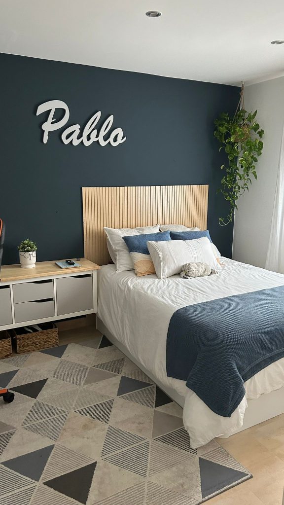 Pintar tu casa: ¿Blanco o color? ¡Descúbrelo aquí! 19 Pared pintada en azul