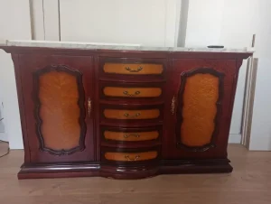 Taller La Circuleta 15 recibidor madera oscura