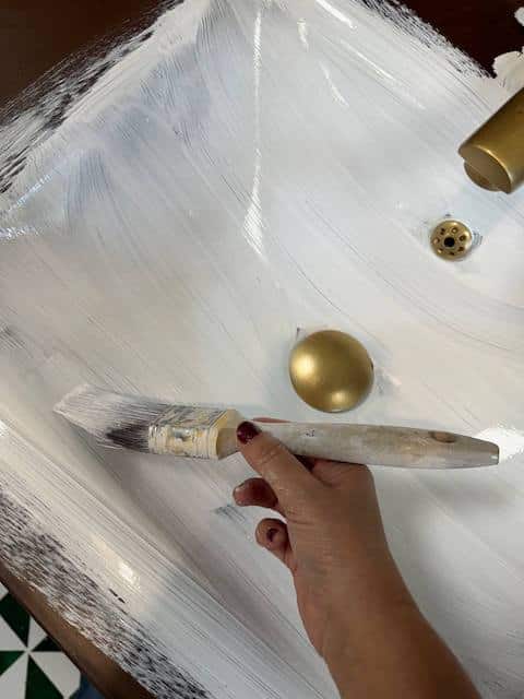 Pintar lavabo con pintura strong blanco wevet