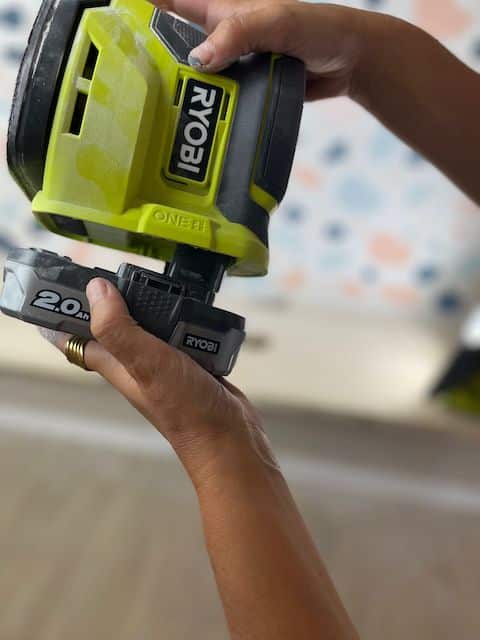 Cómo hacer efecto terrazo en pared 10 Lijadora Ryobi