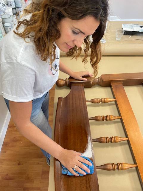 Crea efecto madera lavada en 3 pasos 27 Limpiamos el cabecero