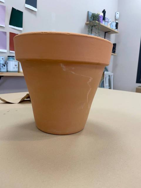 Ideas para pintar macetas de terracota con estilo 4 Maceta de terracota antes de pintar