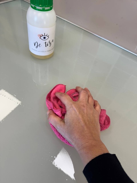 Cómo hacer efecto madera con pintura: limpiar