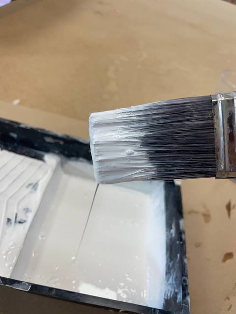 Cómo restaurar un viejo cabecero 9 Primer rebajado con agua