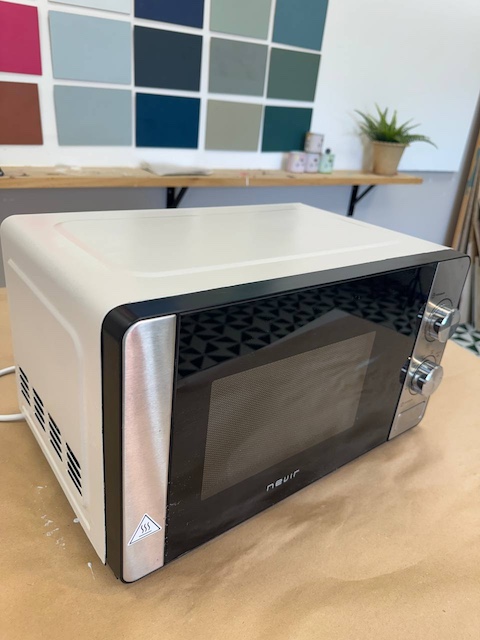 Como pintar un microondas 11 Microondas pintado