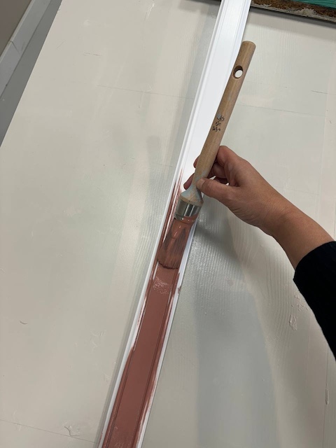 5 Ideas para renovar el cabecero de tu cama 18 Zocalo pintado en color Rojo Librería