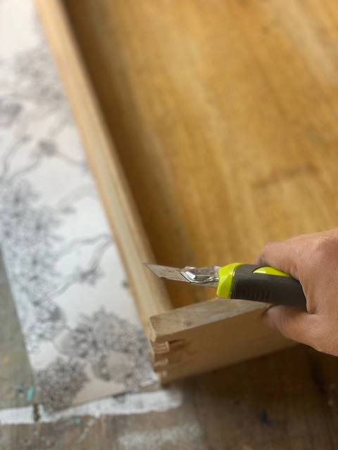 Cómo restaurar un mueble antiguo. 19 Papel pintado 1