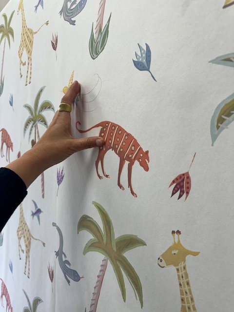 5 Ideas para renovar el cabecero de tu cama 17 Papel pintado con animales en el dibujo