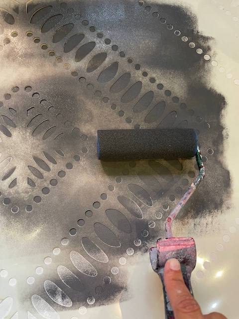 Pintar suelo con plantilla 13